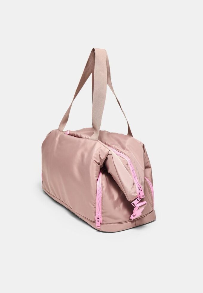 Bolso en contraste