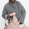 Bolso en contraste