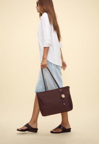 Bolso shopper con charm