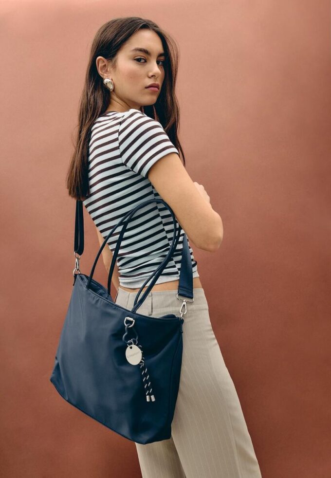 Bolso shopper con charm