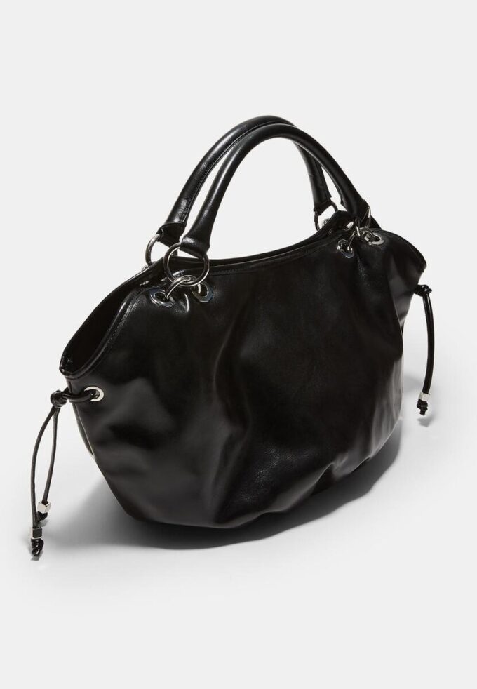 Bolso shopper redondo con detalles metálicos