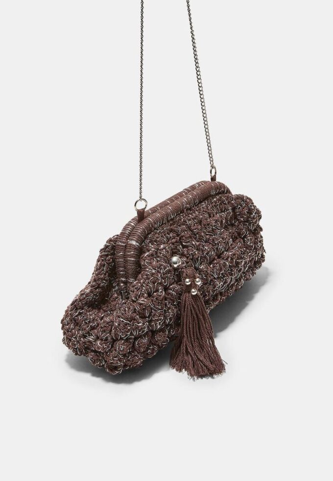 Bolso tipo cubo de ganchillo con hilo metalizado Bolso tipo cubo de ganchillo con hilo metalizado