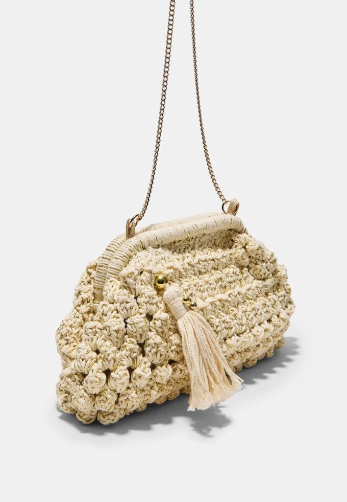 Bolso tipo cubo de ganchillo con hilo metalizado Bolso tipo cubo de ganchillo con hilo metalizado
