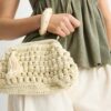 Bolso tipo cubo de ganchillo con hilo metalizado Bolso tipo cubo de ganchillo con hilo metalizado