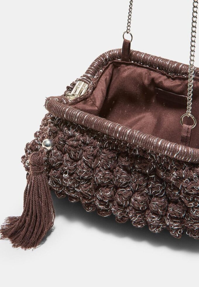 Bolso tipo cubo de ganchillo con hilo metalizado Bolso tipo cubo de ganchillo con hilo metalizado