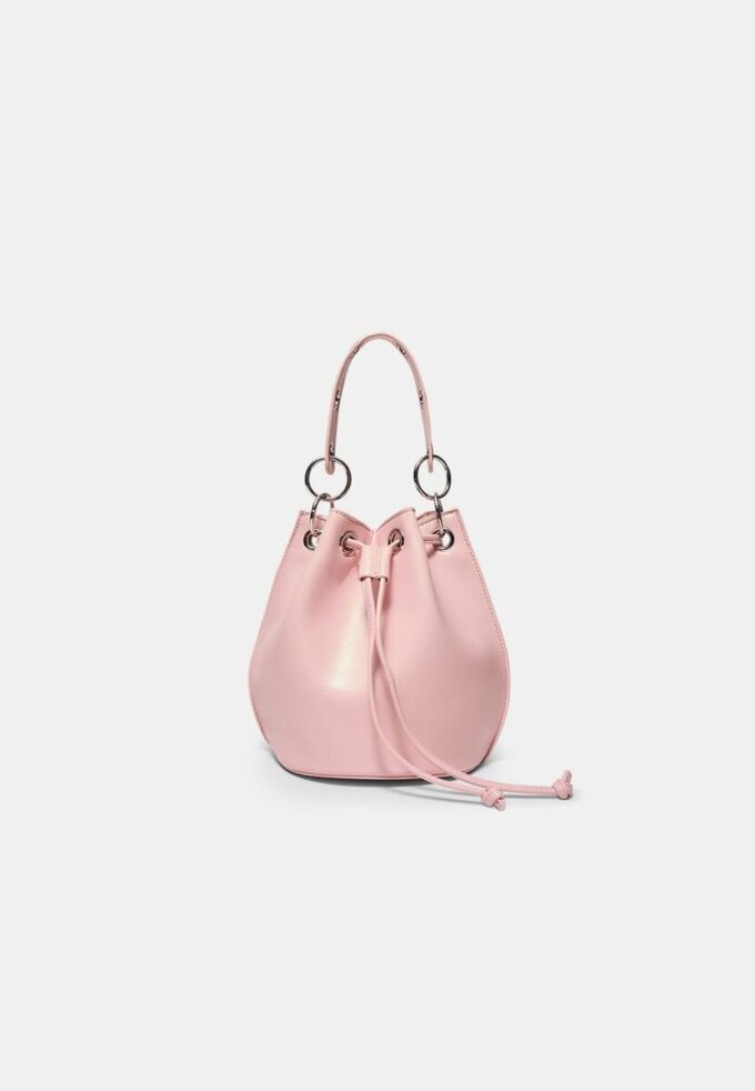 Bolso tipo cubo rígido con ojales Bolso tipo cubo rígido con ojales