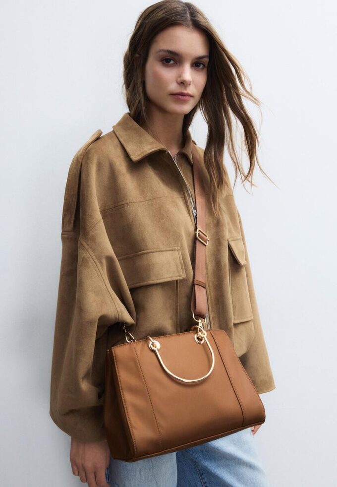 Bolso tote con asa metálica Bolso tote con asa metálica
