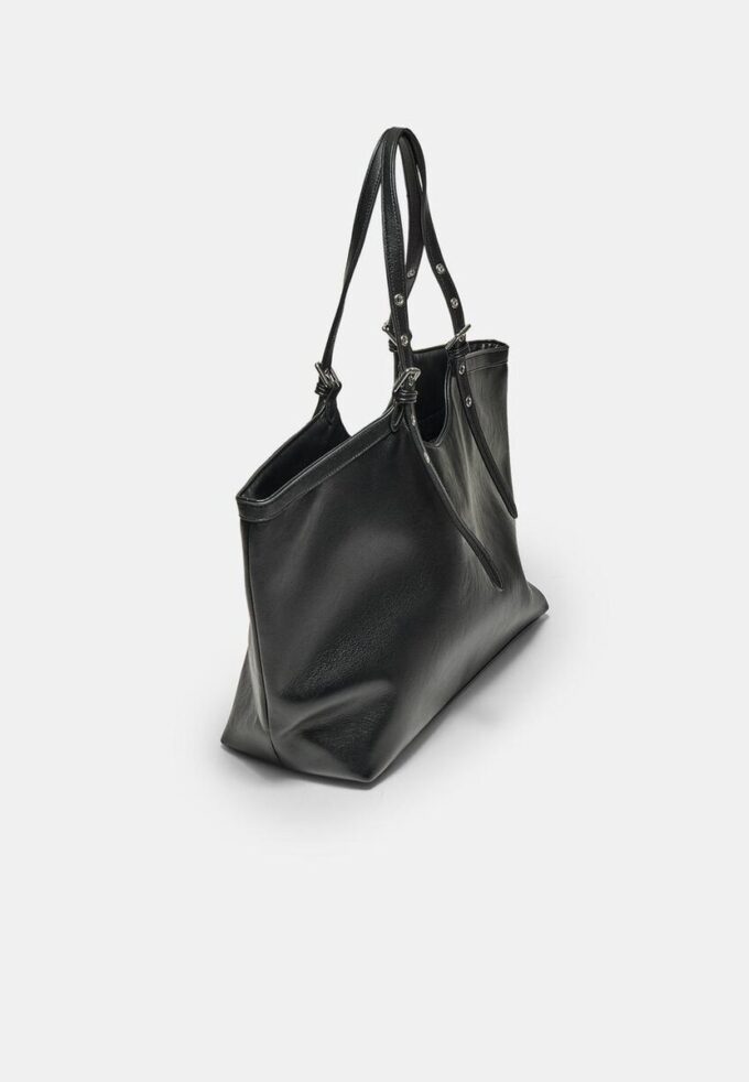 Bolso tote con detalle de mini hebilla