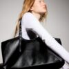 Bolso tote con detalle de mini hebilla