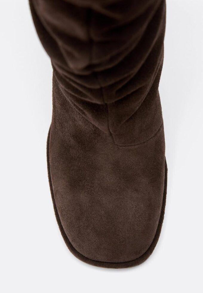 Botas de tacón holgadas de piel