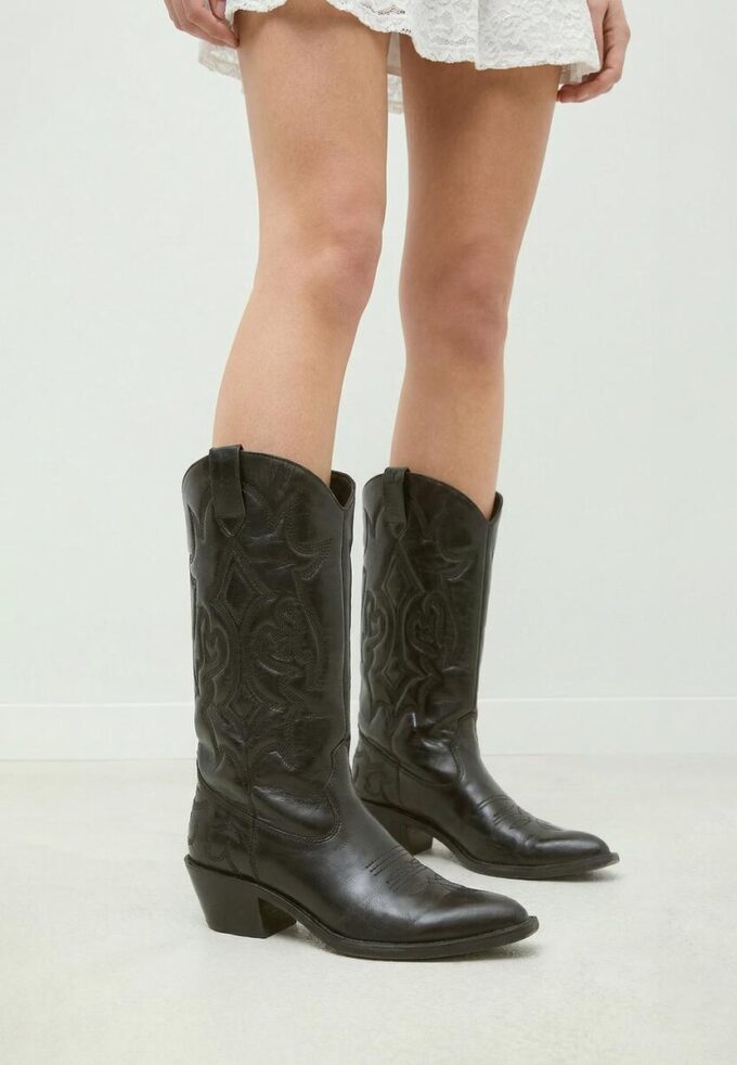 Botas vaqueras con tacón Botas vaqueras con tacón
