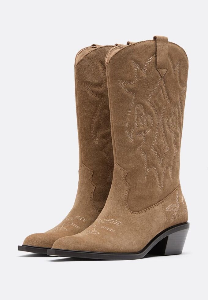 Botas vaqueras de piel serrada
