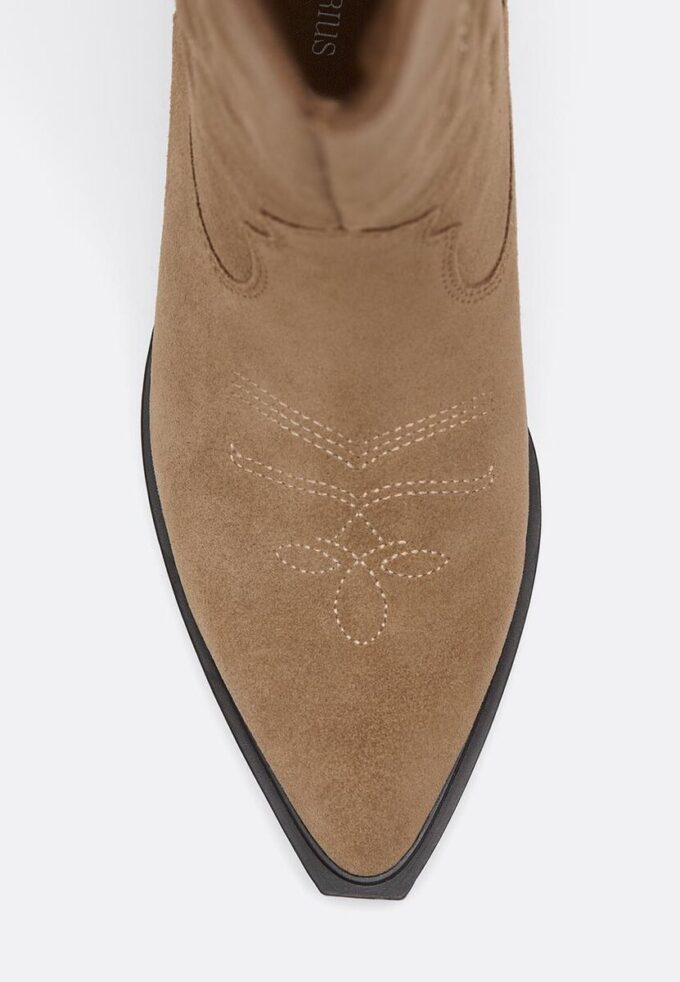 Botas vaqueras de piel serrada