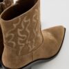 Botines de piel con tacón cowboy Botines de piel con tacón cowboy