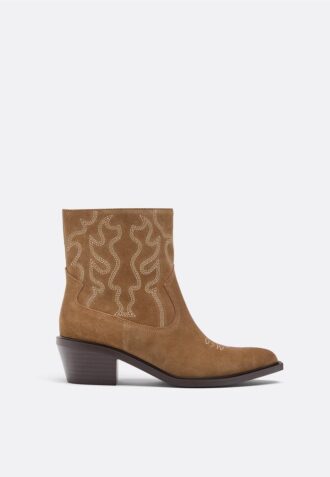 Botines de piel con tacón cowboy