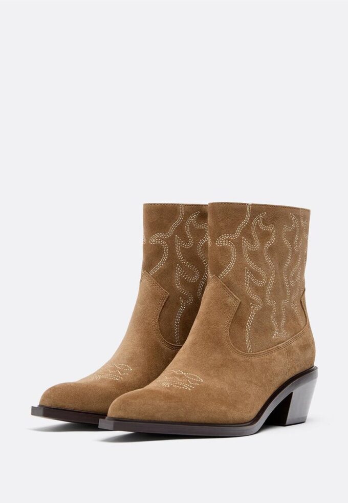 Botines de piel con tacón cowboy Botines de piel con tacón cowboy