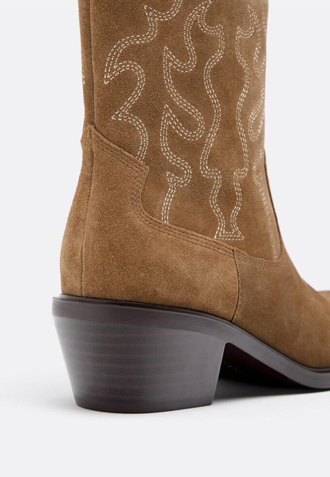 Botines de piel con tacón cowboy Botines de piel con tacón cowboy