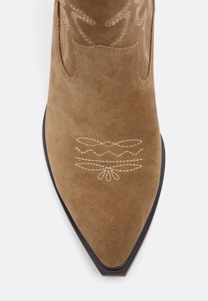 Botines de piel con tacón cowboy Botines de piel con tacón cowboy