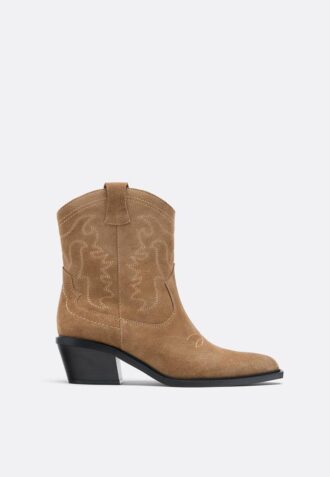 Botines vaqueros de piel serraje Botines vaqueros de piel serraje