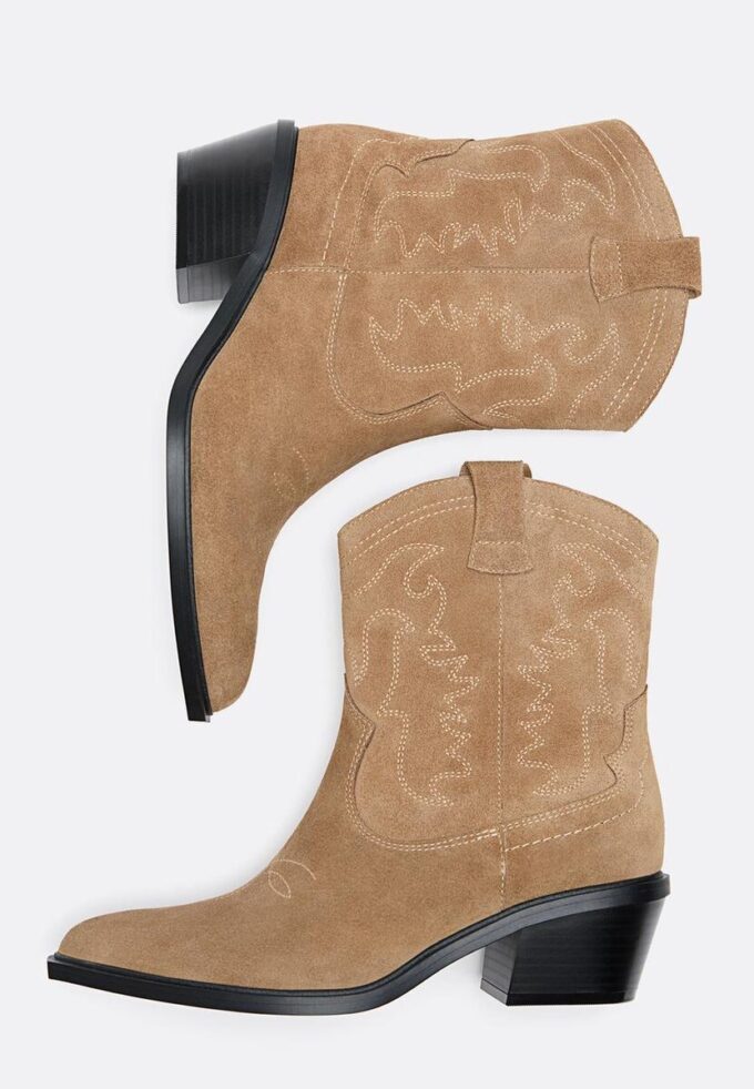 Botines vaqueros de piel serraje