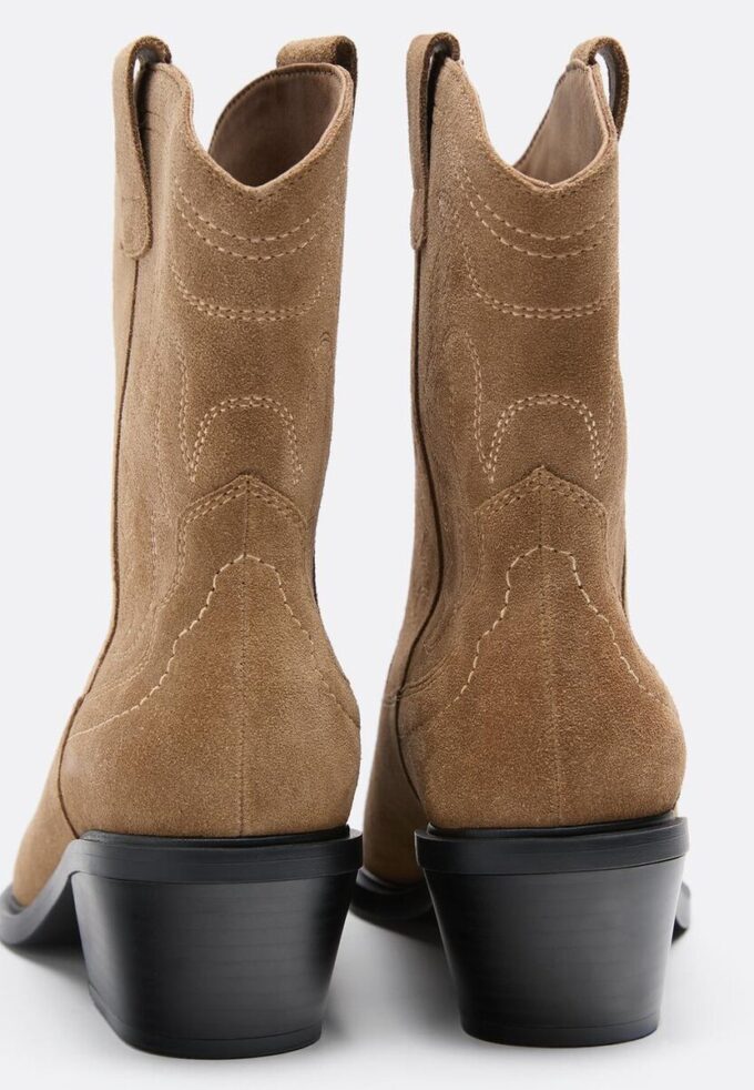 Botines vaqueros de piel serraje