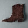 Botines vaqueros de tacón de piel de serraje
