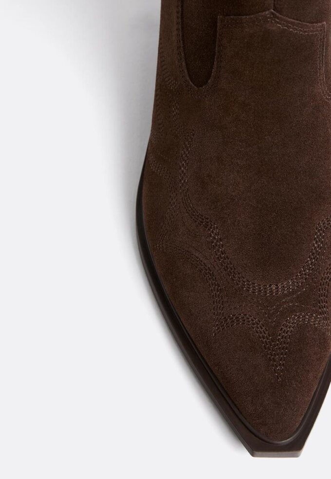 Botines vaqueros de tacón de piel de serraje