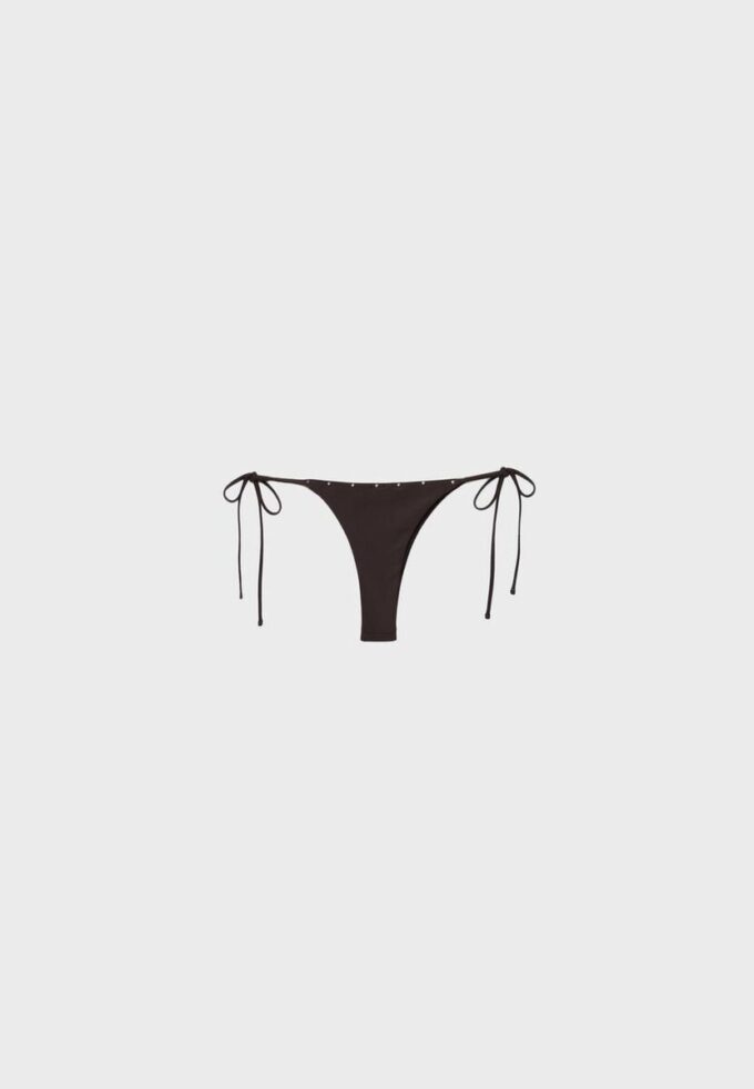 Braguita de bikini con cordones y tachuelas Braguita de bikini con cordones y tachuelas