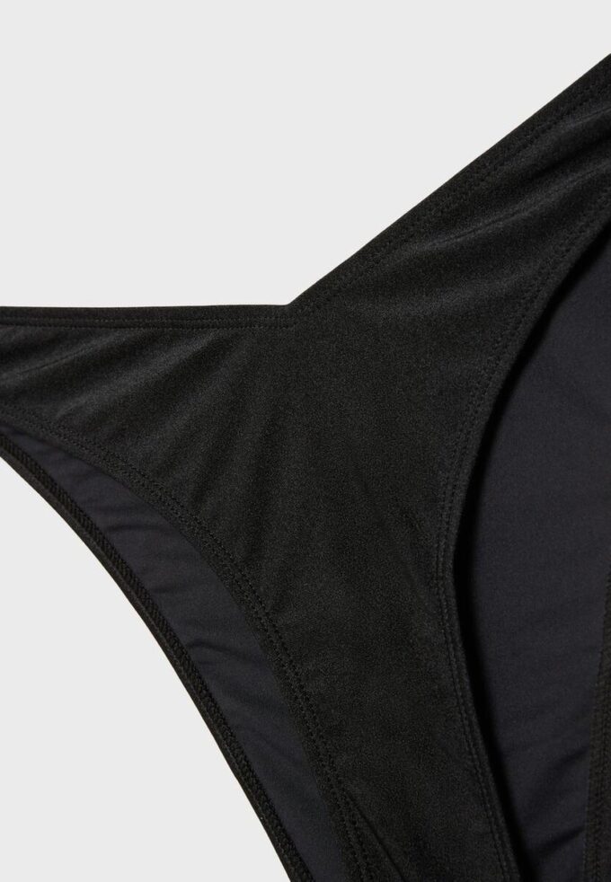 Braguitas de bikini brasileñas básicas con corte en V Braguitas de bikini brasileñas básicas con corte en V