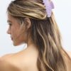 Broche de piel a rayas
