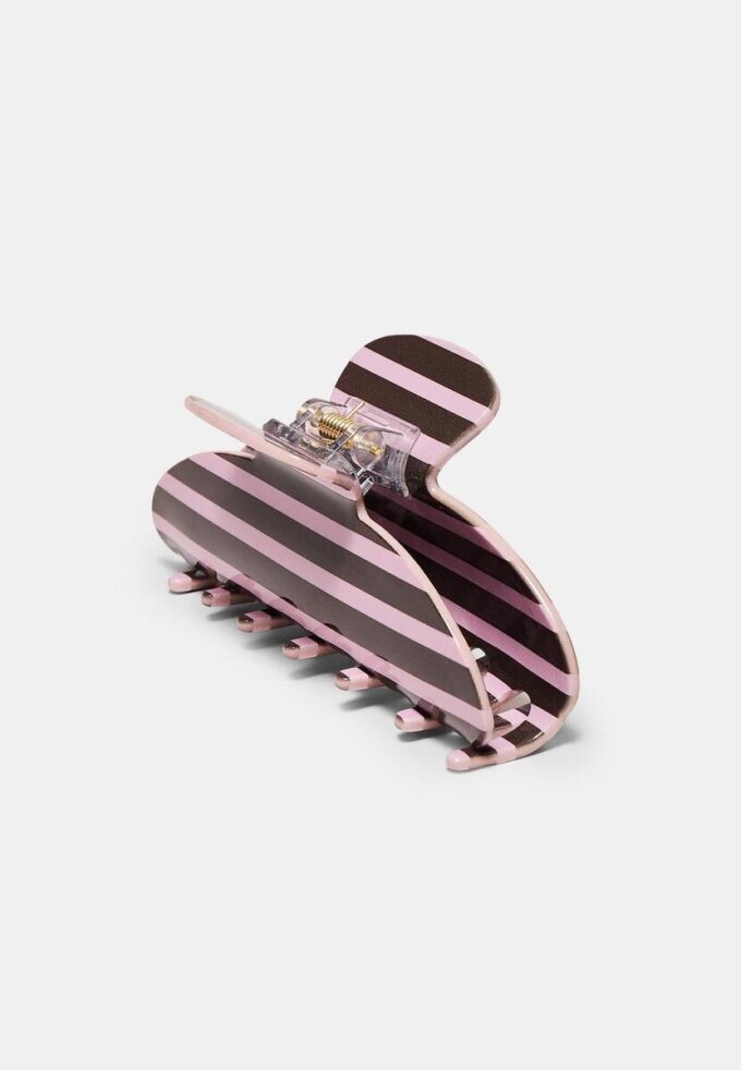 Broche de piel a rayas