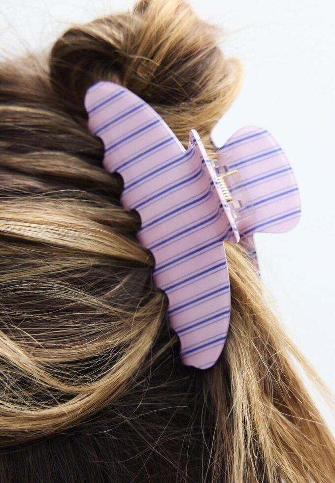 Broche de piel a rayas