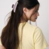 Broche de piel a rayas