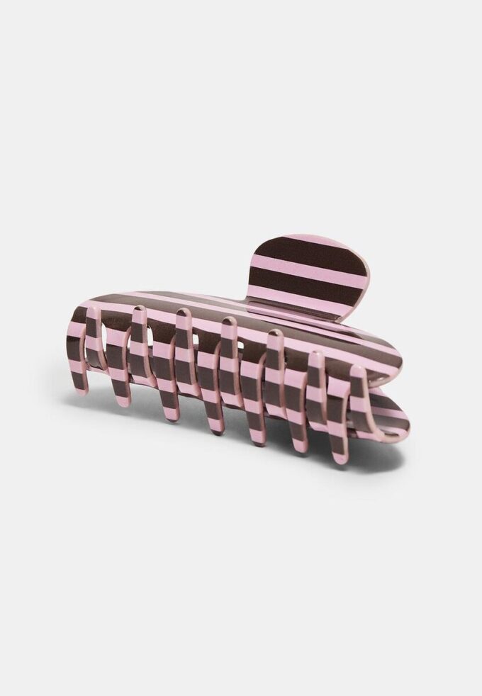 Broche de piel a rayas