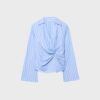 Camisa ajustada con nudo Camisa ajustada con nudo