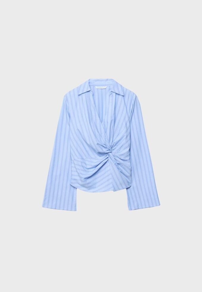 Camisa ajustada con nudo Camisa ajustada con nudo