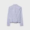 Camisa entallada con costura bajo el pecho Camisa entallada con costura bajo el pecho