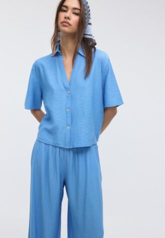 Camisa holgada con botones