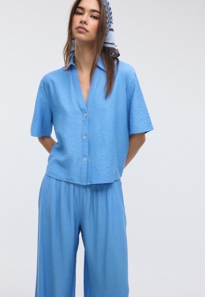 Camisa holgada con botones Camisa holgada con botones
