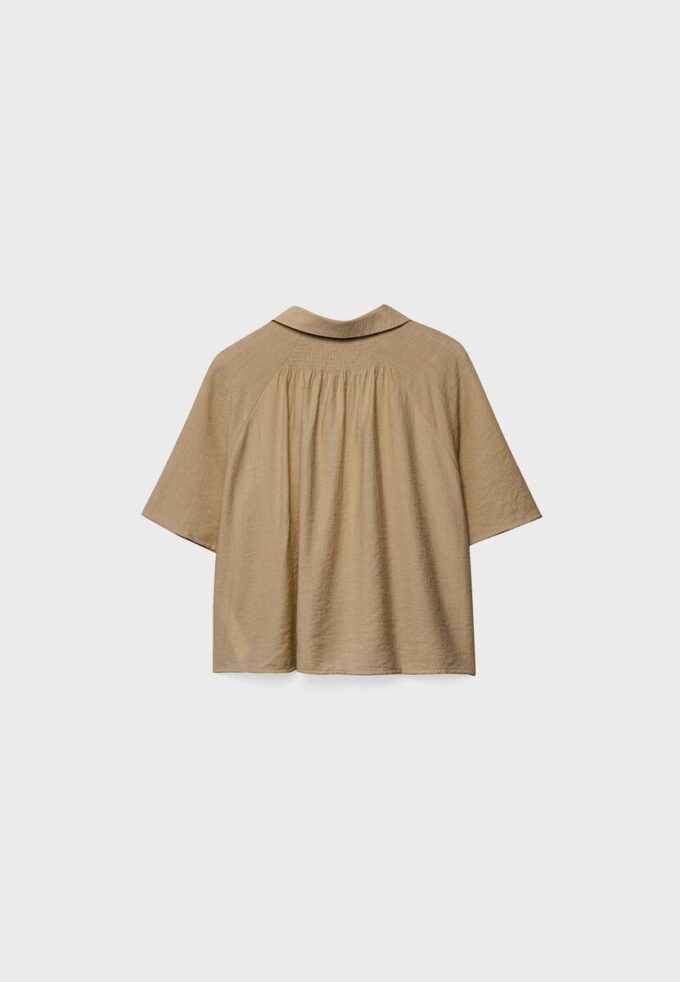 Camisa holgada con botones Camisa holgada con botones