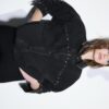 Camisa oversize corta de denim con tachuelas Camisa oversize corta de denim con tachuelas