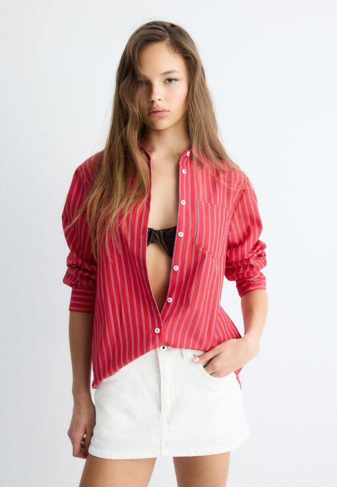 Camisas básicas de popelín a rayas con bolsillo Camisas básicas de popelín a rayas con bolsillo