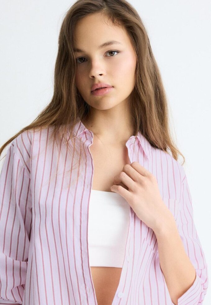 Camisas básicas de popelín a rayas con bolsillo Camisas básicas de popelín a rayas con bolsillo