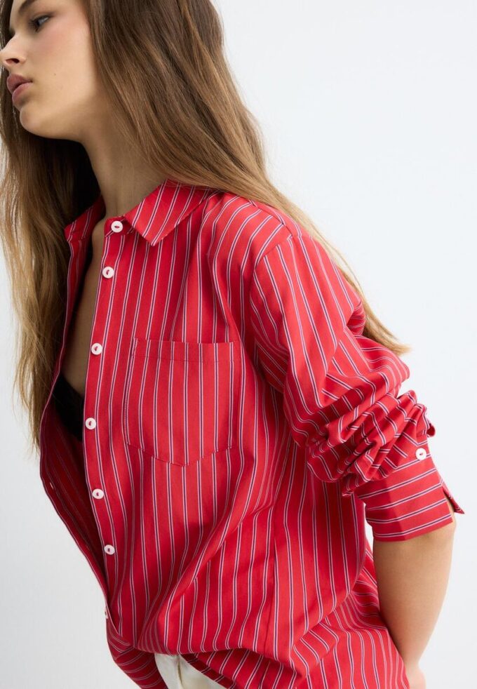 Camisas básicas de popelín a rayas con bolsillo Camisas básicas de popelín a rayas con bolsillo