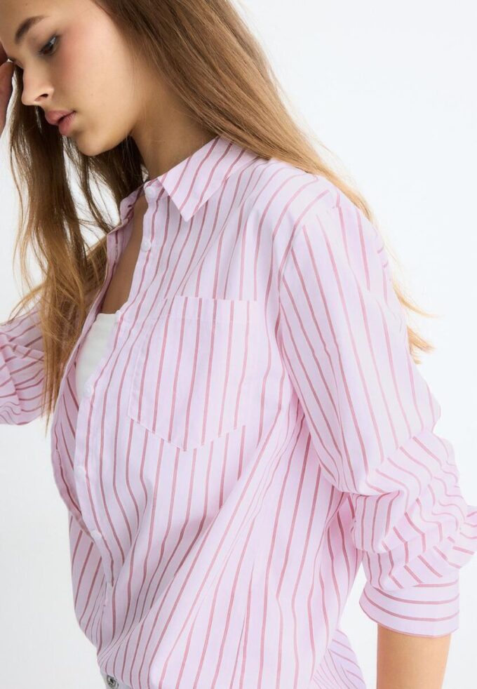 Camisas básicas de popelín a rayas con bolsillo Camisas básicas de popelín a rayas con bolsillo