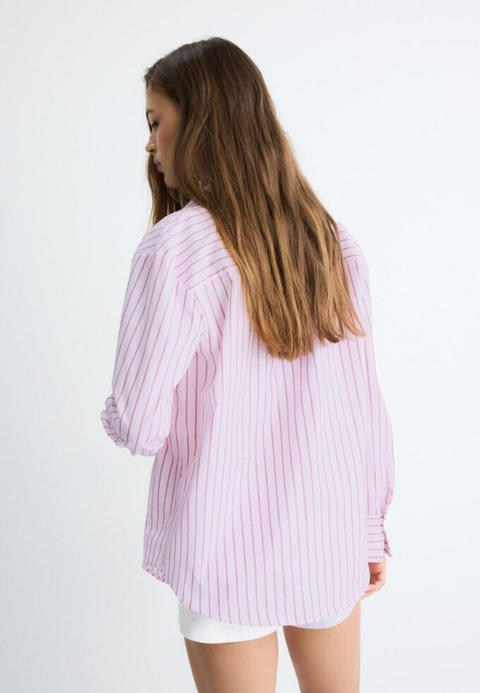 Camisas básicas de popelín a rayas con bolsillo Camisas básicas de popelín a rayas con bolsillo