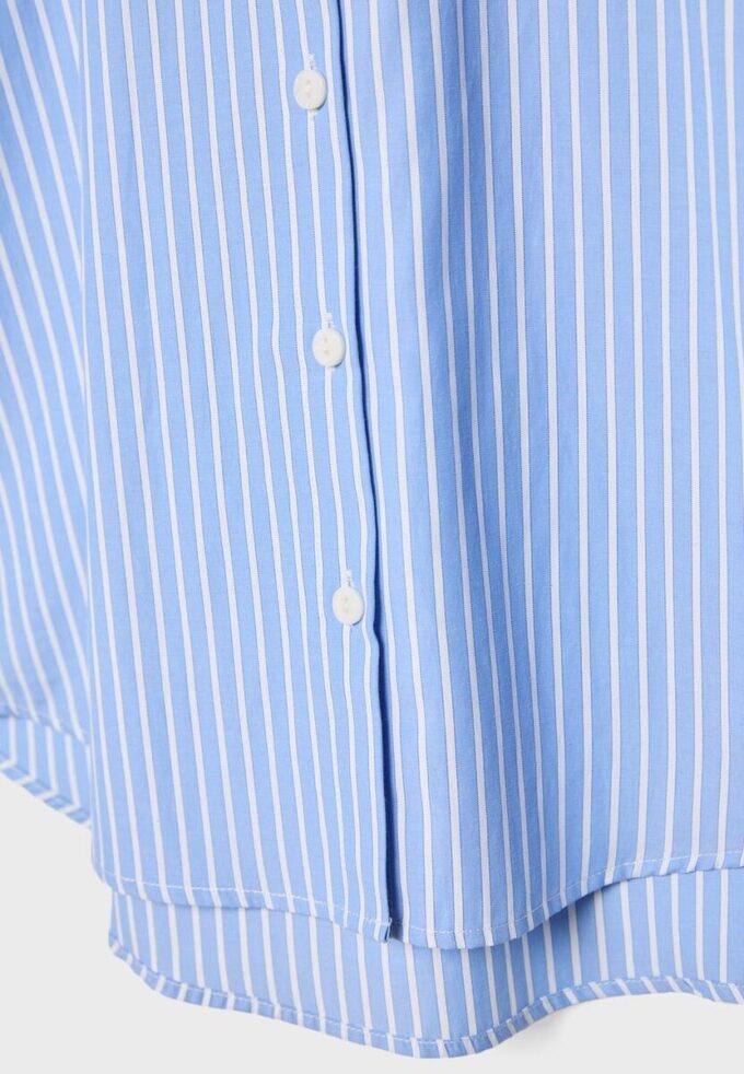 Camisas básicas de popelín a rayas con bolsillo Camisas básicas de popelín a rayas con bolsillo