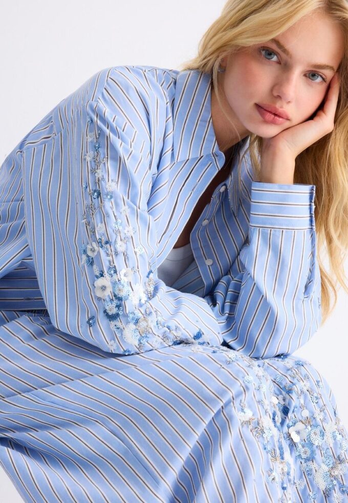 Camisas con mangas bordadas Camisas con mangas bordadas