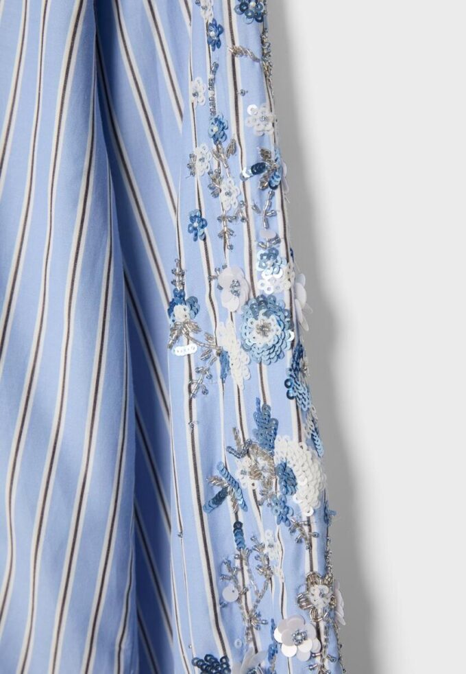 Camisas con mangas bordadas Camisas con mangas bordadas