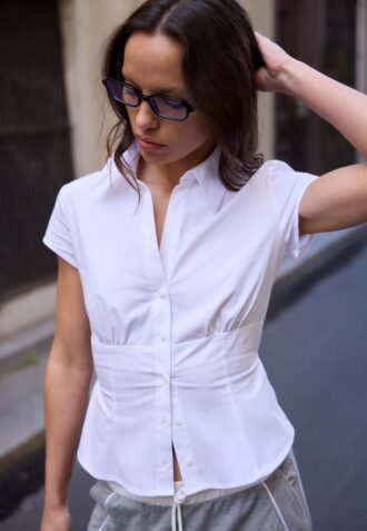 Camisas de manga corta con costura bajo el pecho